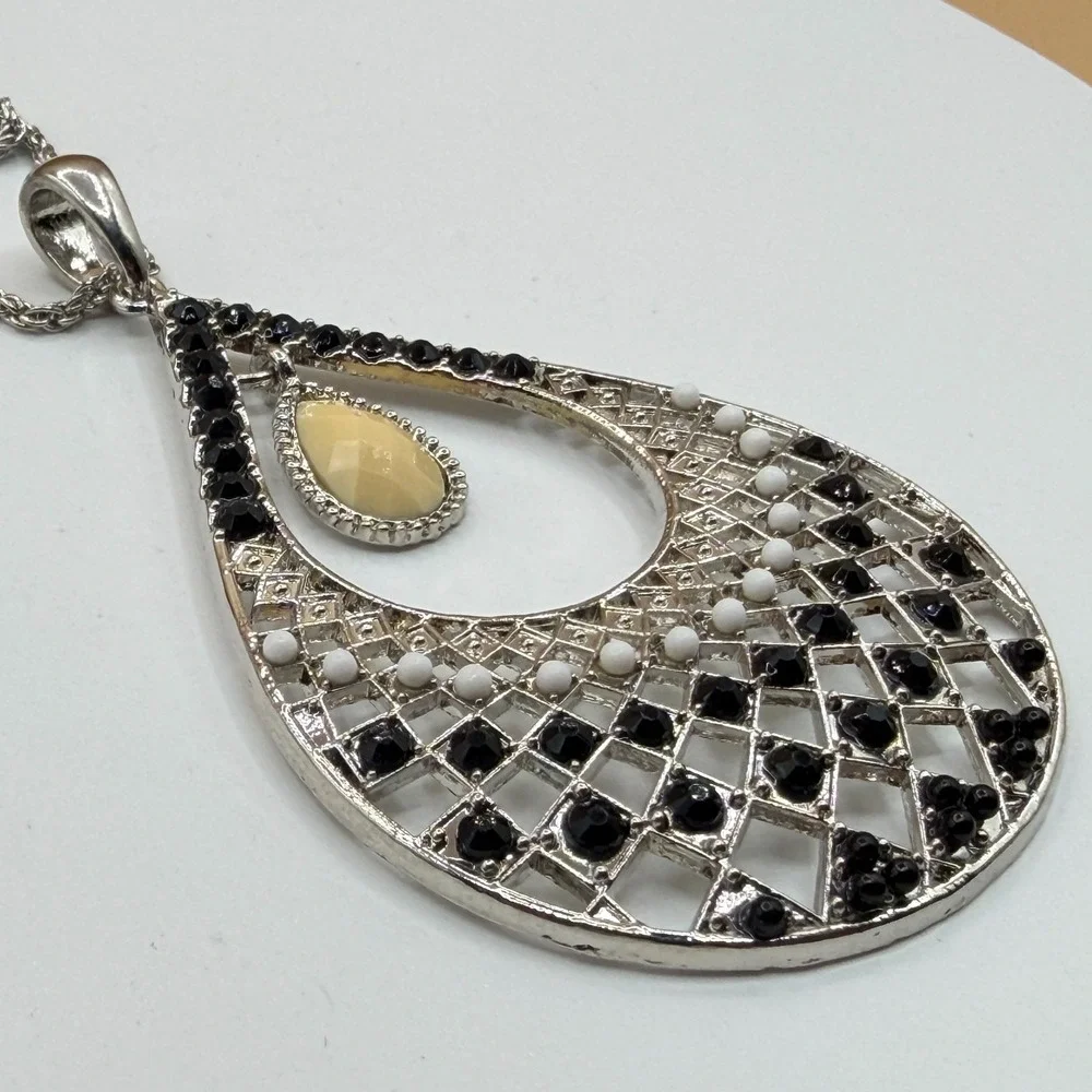 N/A dramatic silver